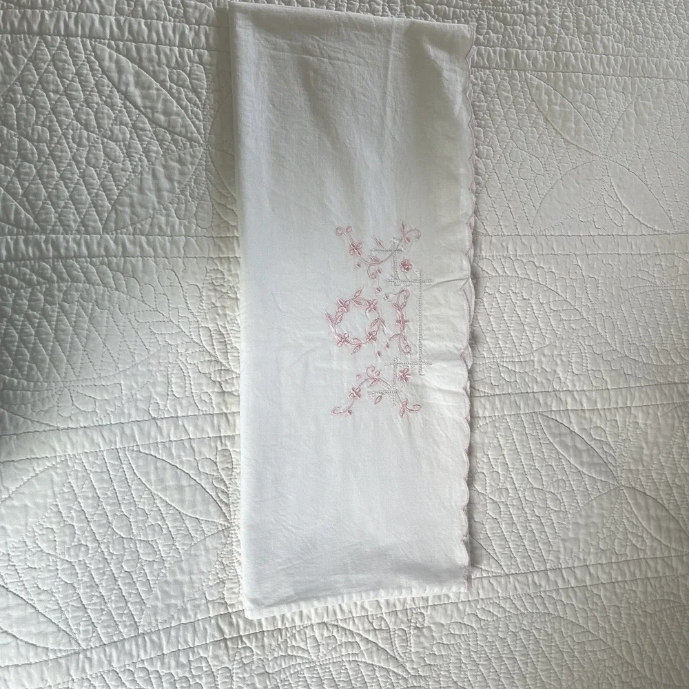 Vintage Hand Embroidered Cotton One Pillowcase Pink Flowers‎ Floral Ring Scroll